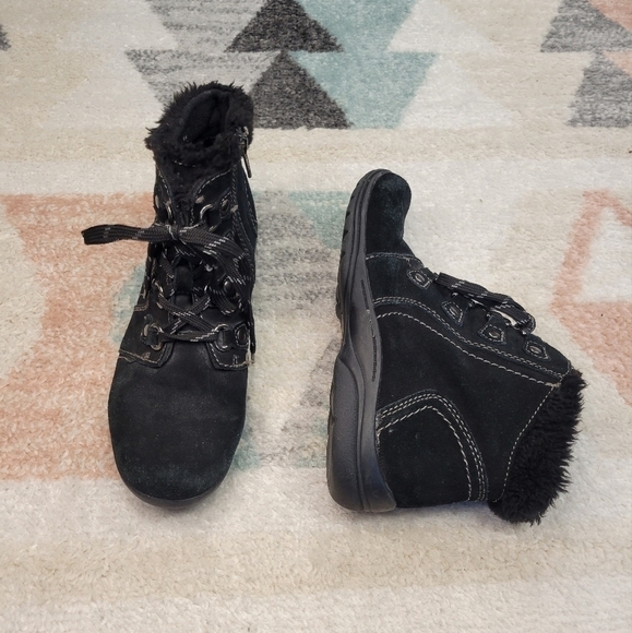 Earth Origins Black Suede Ankle Boots Size 8 - Picture 1 of 9